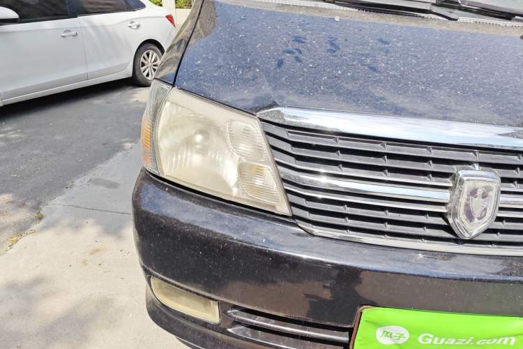 Used Jinbei Grace 2013 2.0L Zhi Ling Standard Model 9-Seater National Games Commemorative Edition China IV Emission Standard 9 Seats Right Front Headlight