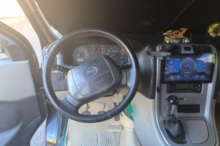 Used Jinbei Grace 2013 2.0L Zhi Ling Standard Model 9-Seater National Games Commemorative Edition China IV Emission Standard 9 Seats Steering Wheel