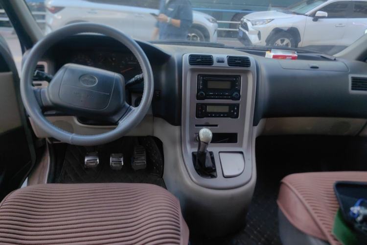 Used Jinbei Grace 2013 2.0L Zhi Ling Standard 7-Seater All-Games Commemorative Version China IV Standard Center Console