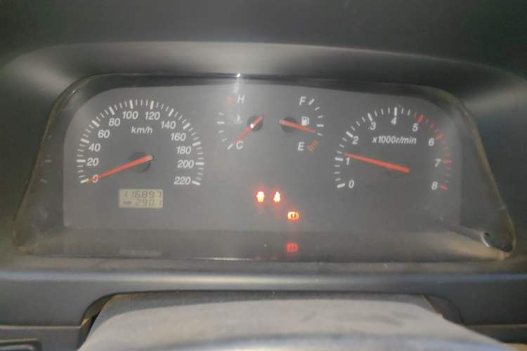 Used Jinbei Grace 2013 2.0L Zhi Ling Standard 7-Seater All-Games Commemorative Version China IV Standard Instrument Cluster