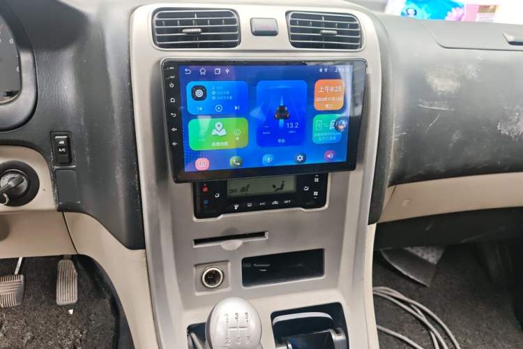 Used Jinbei Grace 2013 2.0L Zhi Ling Standard Model 9-Seater National Games Commemorative Edition China IV Emission Standard 9 Seats Audio And AC Panel