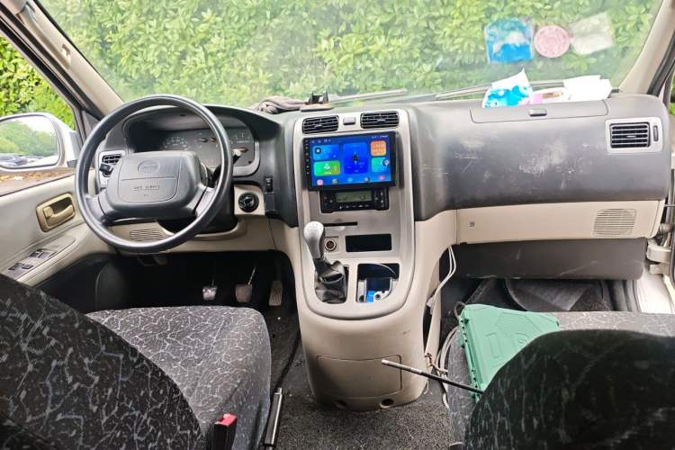 Used Jinbei Grace 2013 2.0L Zhi Ling Standard Model 9-Seater National Games Commemorative Edition China IV Emission Standard 9 Seats Center Console
