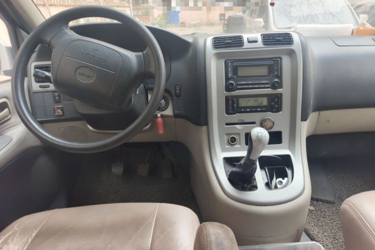 Used Jinbei Grace 2013 2.0L Zhi Ling Standard 7-Seater All-Games Commemorative Version China IV Standard Center Console