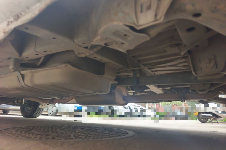Used Jinbei Grace 2013 2.0L Zhi Ling Standard 7-Seater All-Games Commemorative Version China IV Standard Chassis Rear Left