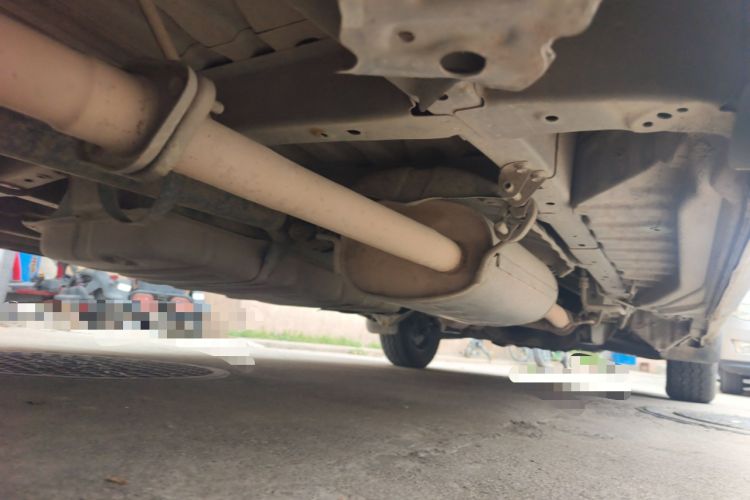 Used Jinbei Grace 2013 2.0L Zhi Ling Standard 7-Seater All-Games Commemorative Version China IV Standard Chassis Rear Right