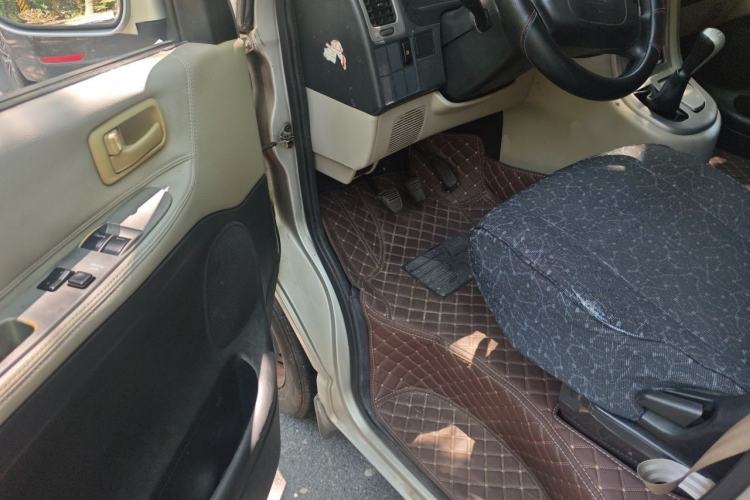 Used Jinbei Grace 2013 2.0L Zhi Ling Standard Model 9-Seater National Games Commemorative Edition China IV Emission Standard 9 Seats Driver Seat
