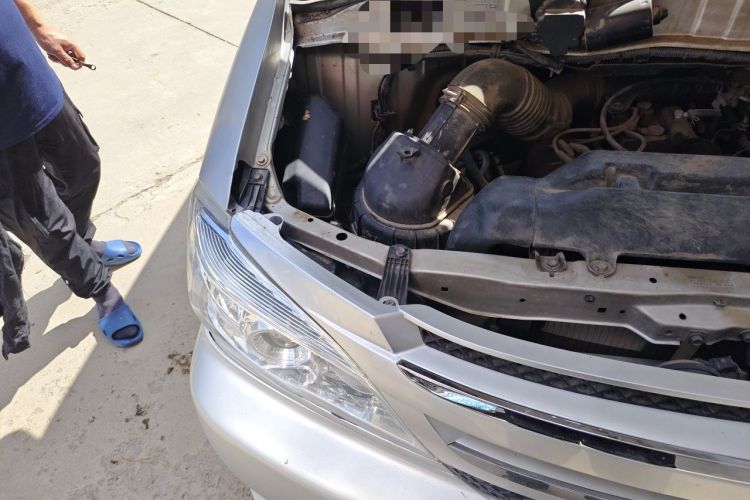 Used Jinbei Grace  Engine Bay Right
