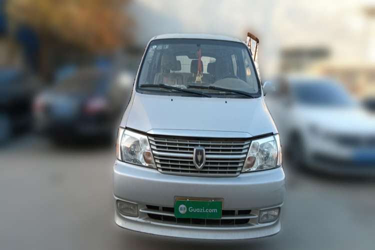 Used Jinbei Grace 2013 2.0L Zhi Ling Standard Version 11-Seater National Games Commemorative Edition Euro 5 10-Seater Front
