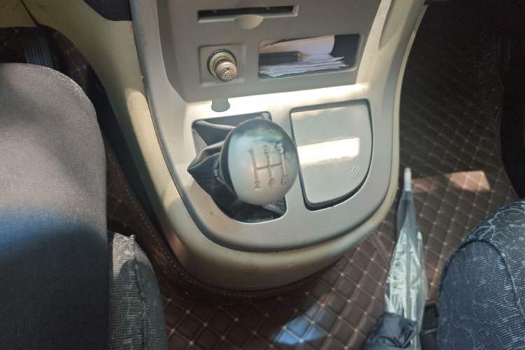 Used Jinbei Grace 2013 2.0L Zhi Ling Standard Model 9-Seater National Games Commemorative Edition China IV Emission Standard 9 Seats Gear Lever