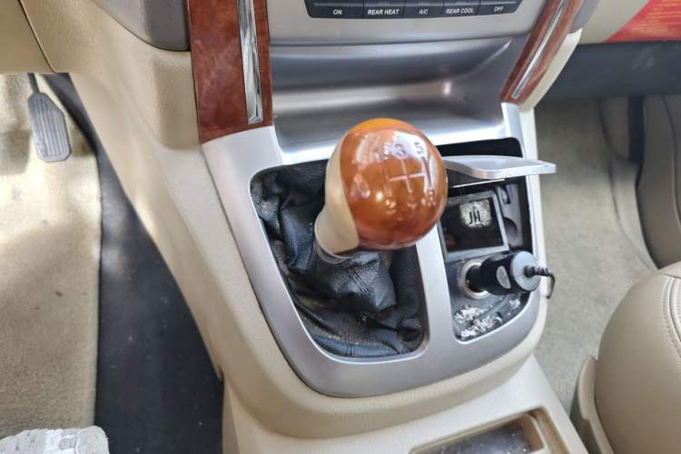 Used Jinbei Grace  Gear Lever