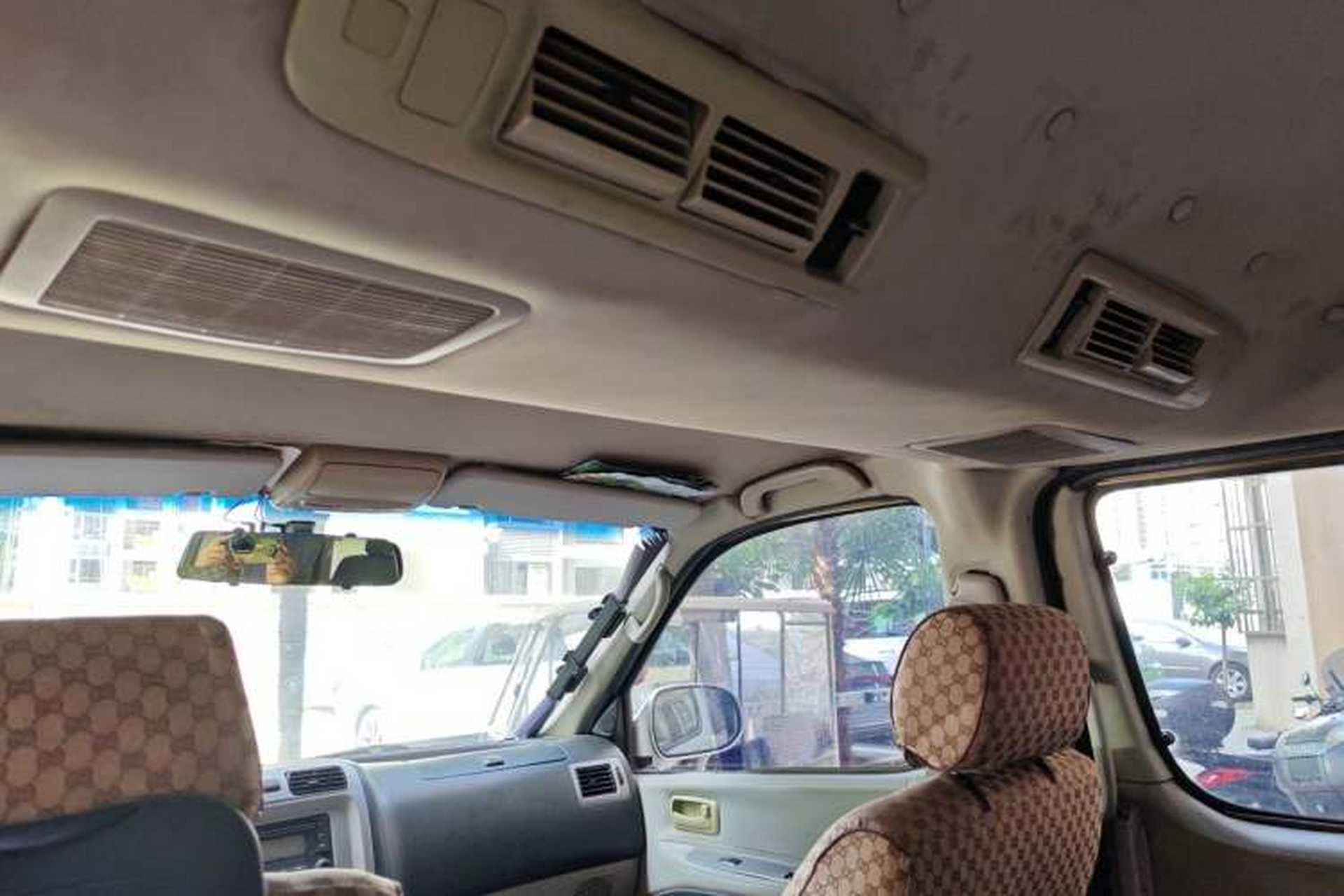 Used Jinbei Grace 2013 2.0L Zhi Ling Standard 7-Seater All-Games Commemorative Version China IV Standard Headliner