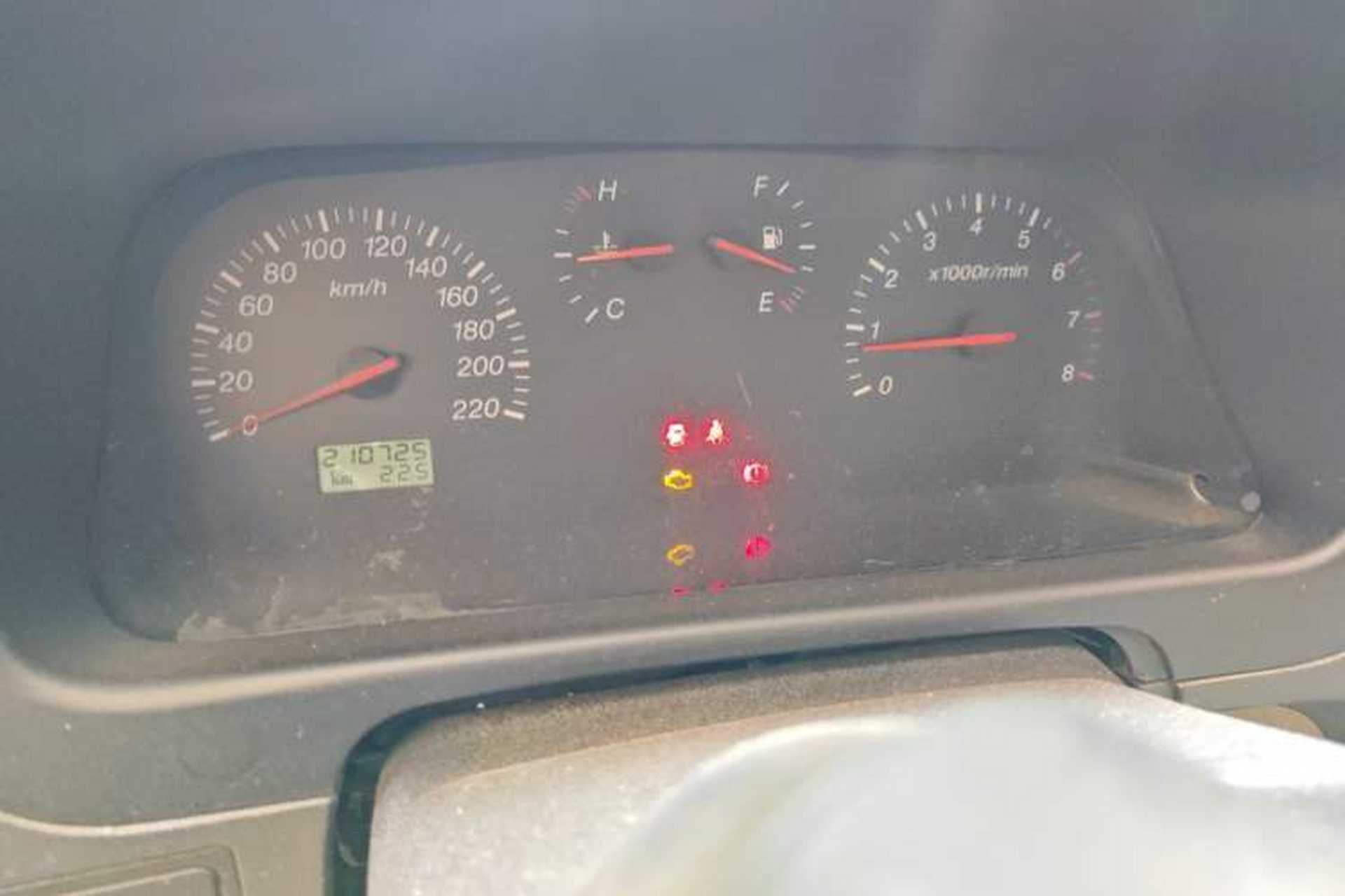 Used Jinbei Grace 2013 2.0L Zhi Ling Standard 7-Seater All-Games Commemorative Version China IV Standard Instrument Cluster