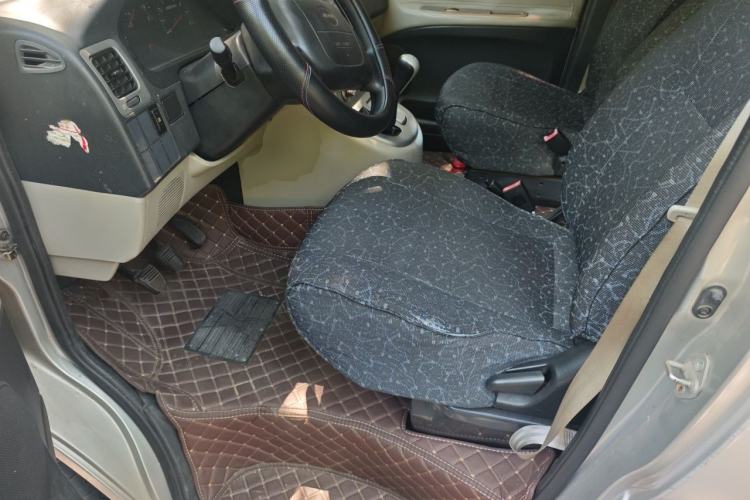 Used Jinbei Grace 2013 2.0L Zhi Ling Standard Model 9-Seater National Games Commemorative Edition China IV Emission Standard 9 Seats Left Front Seat