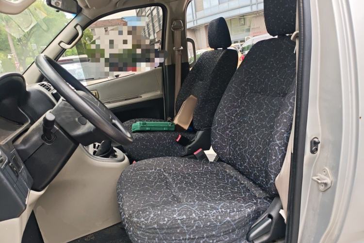 Used Jinbei Grace 2013 2.0L Zhi Ling Standard Model 9-Seater National Games Commemorative Edition China IV Emission Standard 9 Seats Left Front Seat