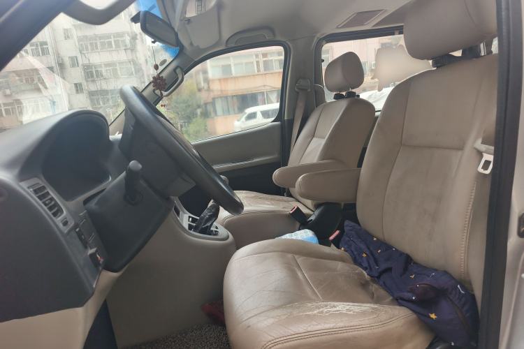 Used Jinbei Grace 2013 2.0L Zhi Ling Standard 7-Seater All-Games Commemorative Version China IV Standard Left Front Seat