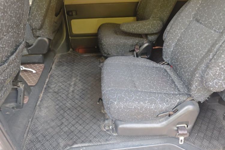 Used Jinbei Grace 2013 2.0L Zhi Ling Standard Model 9-Seater National Games Commemorative Edition China IV Emission Standard 9 Seats Left Rear Seat