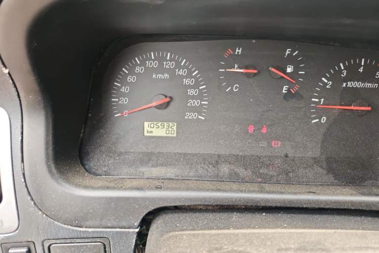 Used Jinbei Grace 2013 2.0L Zhi Ling Standard Model 9-Seater National Games Commemorative Edition China IV Emission Standard 9 Seats Odometer Close Up