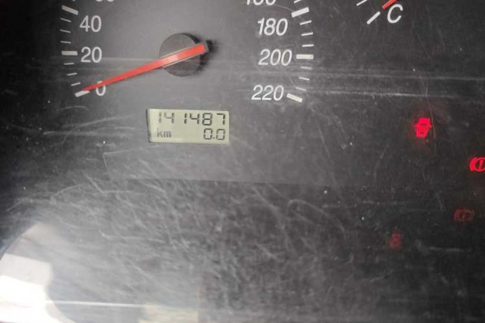 Used Jinbei Grace 2013 2.0L Zhi Ling Standard Model 9-Seater National Games Commemorative Edition China IV Emission Standard 9 Seats Odometer Close Up