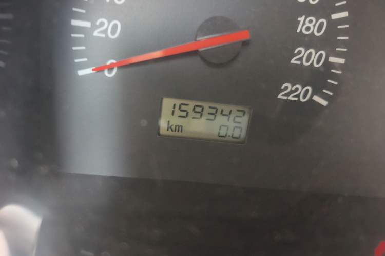 Used Jinbei Grace 2013 2.0L Zhi Ling Standard 7-Seater All-Games Commemorative Version China IV Standard Odometer Close Up