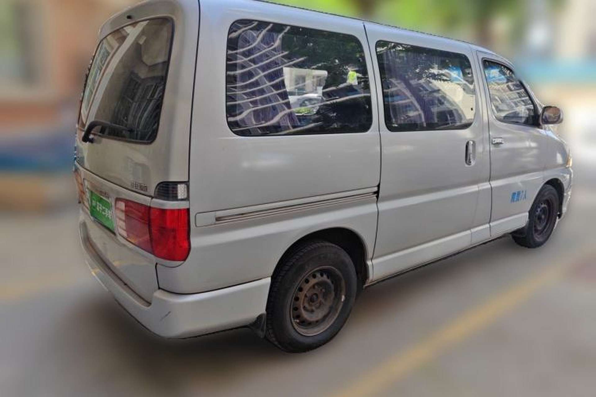 Used Jinbei Grace 2013 2.0L Zhi Ling Standard 7-Seater All-Games Commemorative Version China IV Standard Rear Right 45 Deg