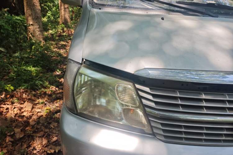 Used Jinbei Grace 2013 2.0L Zhi Ling Standard Model 9-Seater National Games Commemorative Edition China IV Emission Standard 9 Seats Right Front Headlight