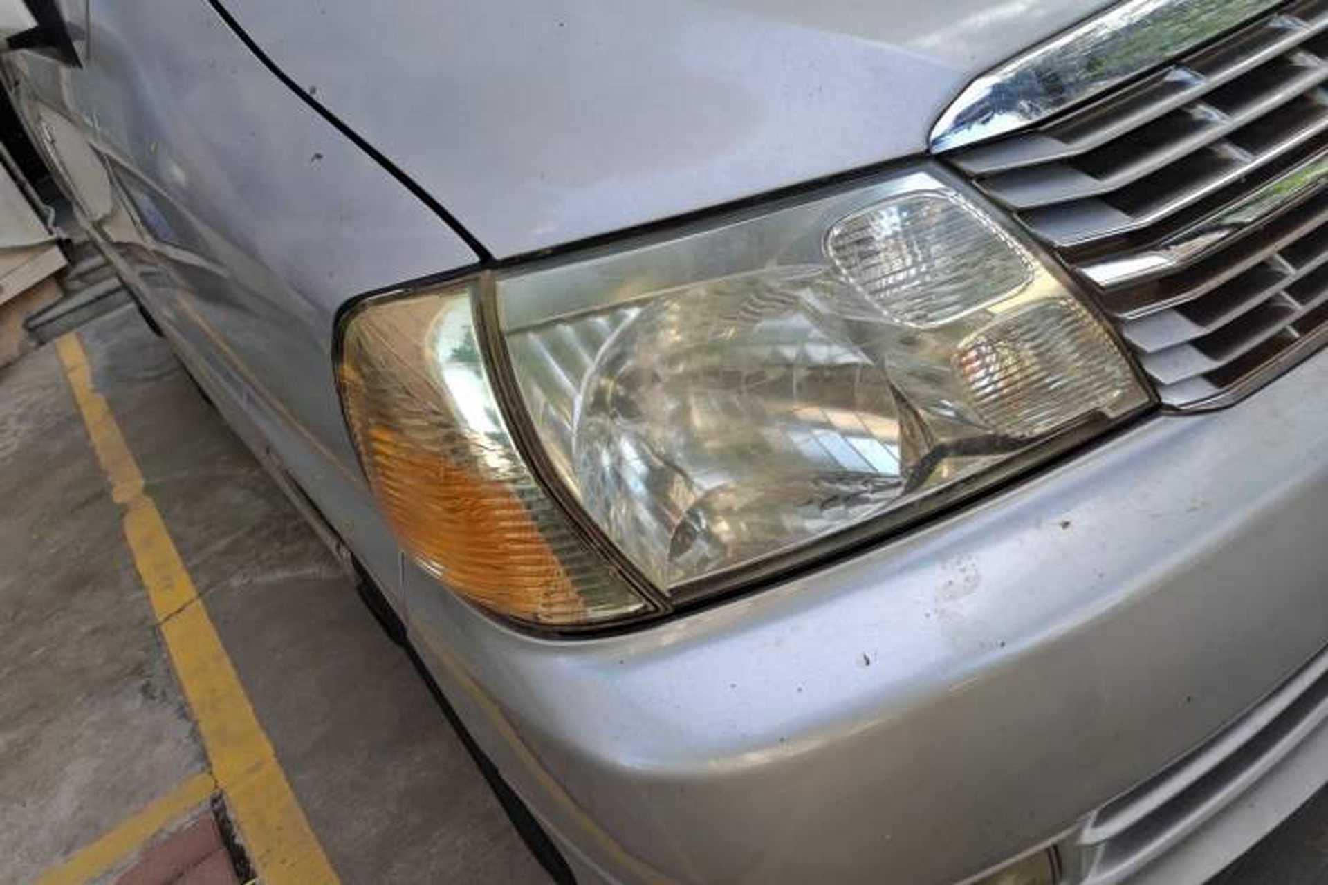 Used Jinbei Grace 2013 2.0L Zhi Ling Standard 7-Seater All-Games Commemorative Version China IV Standard Right Front Headlight