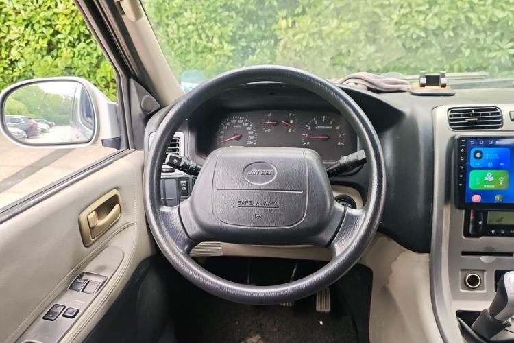 Used Jinbei Grace 2013 2.0L Zhi Ling Standard Model 9-Seater National Games Commemorative Edition China IV Emission Standard 9 Seats Steering Wheel