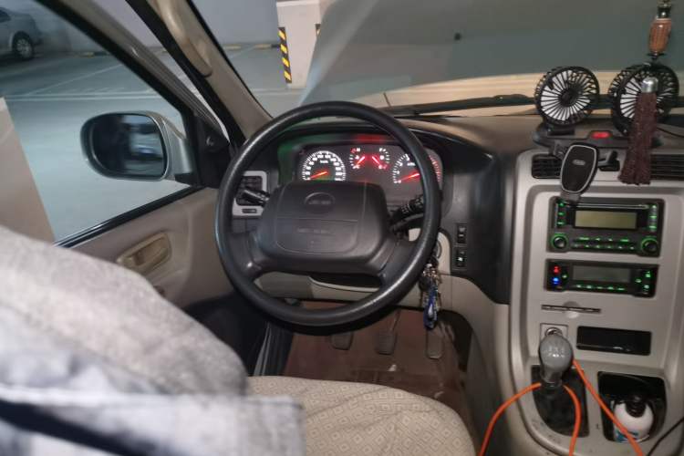 Used Jinbei Grace 2013 2.0L Zhi Ling Luxury 11-Seater National Games Commemorative Edition China IV Standard 10 Seaters Steering Wheel