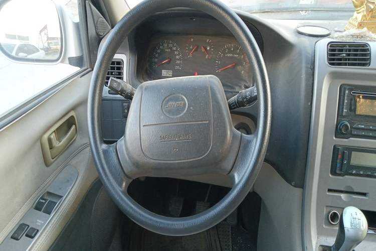 Used Jinbei Grace 2013 2.0L Zhi Ling Standard Version 11-Seater National Games Commemorative Edition Euro 5 10-Seater Steering Wheel