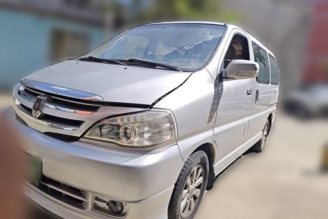 Used Jinbei Grace Jinbei Grace, registered in 2013, gasoline, 2.5L, manual transmission, seven seats.