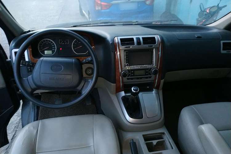 Used Jinbei Grace 2014 2.0L Luxury Short-Wheelbase 7-Seater 1TR Center Console