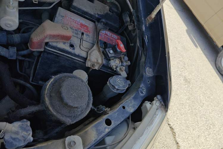 Used Jinbei Grace  Engine Bay Left