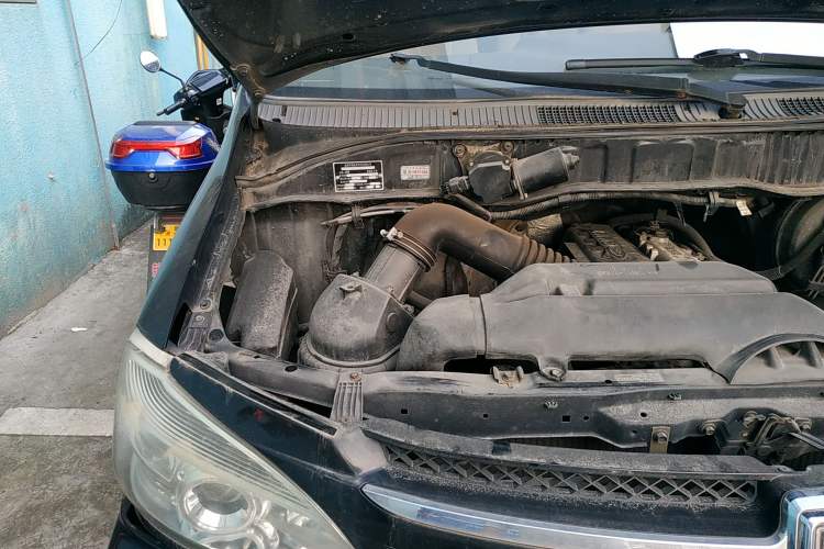 Used Jinbei Grace 2014 2.0L Luxury Short-Wheelbase 7-Seater 1TR Engine Bay Right