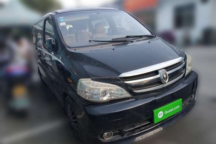 Used Jinbei Grace 2014 2.0L Luxury Short-Wheelbase 7-Seater 1TR Front Right 45 Deg