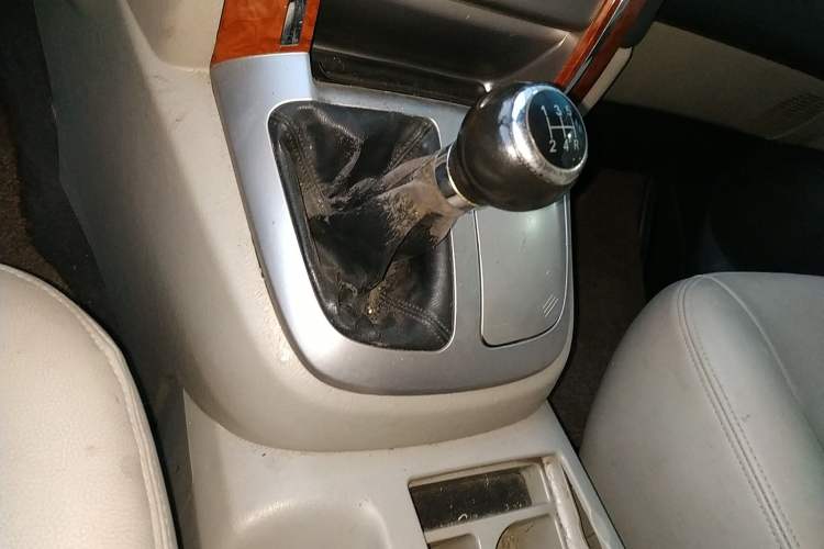 Used Jinbei Grace 2014 2.0L Luxury Short-Wheelbase 7-Seater 1TR Gear Lever