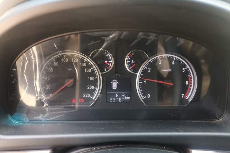 Used Jinbei Grace 2014 2.4L Standard Version Long Wheelbase 10-Seater 4RB2 Instrument Cluster