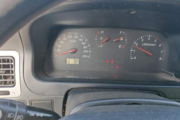 Used Jinbei Grace  Odometer Close Up