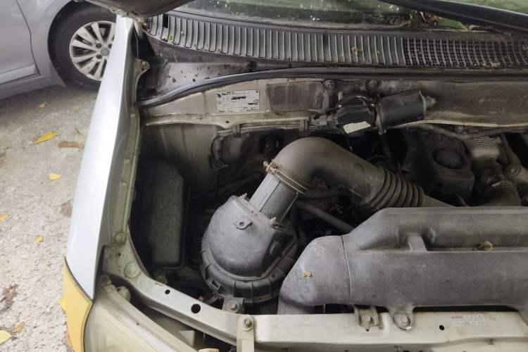 Used Jinbei Grace 2014 2.0L Luxury Long-Wheelbase 9-Seater 1TR Engine Bay Right