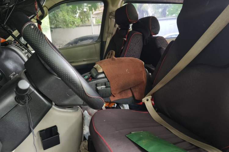 Used Jinbei Grace 2014 2.0L Luxury Long-Wheelbase 9-Seater 1TR Left Front Seat