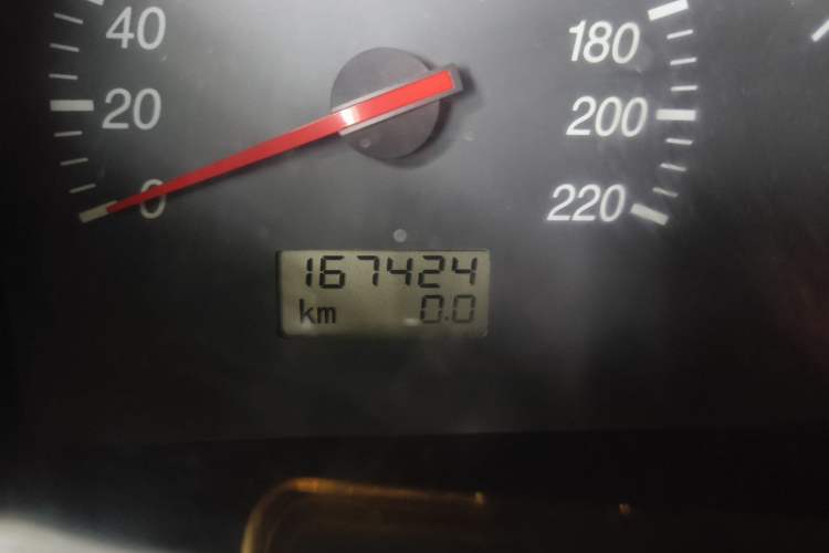 Used Jinbei Grace 2014 2.0L Luxury Long-Wheelbase 9-Seater 1TR Odometer Close Up