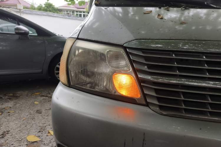 Used Jinbei Grace 2014 2.0L Luxury Long-Wheelbase 9-Seater 1TR Right Front Headlight