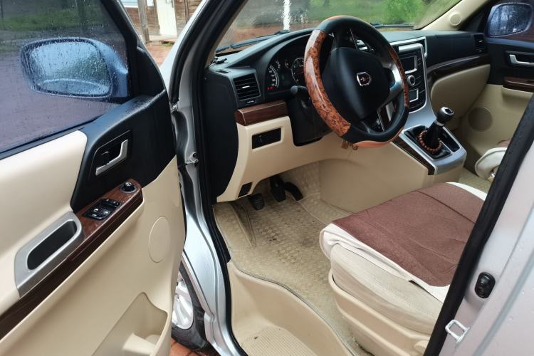 Used Jinbei Grace 2014 2.0L Luxury Short-Wheelbase 7-Seater 1TR Driver Seat