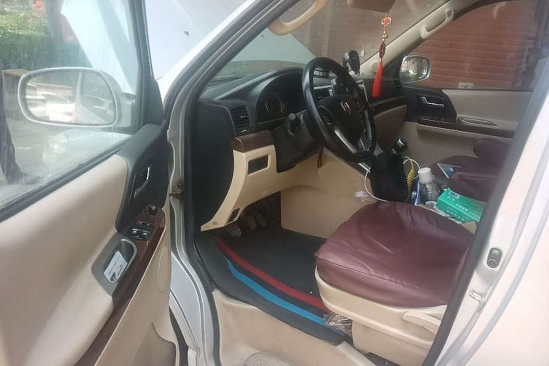 Used Jinbei Grace 2014 2.4L Standard Version Long Wheelbase 9-Seater 4RB2 Driver Seat