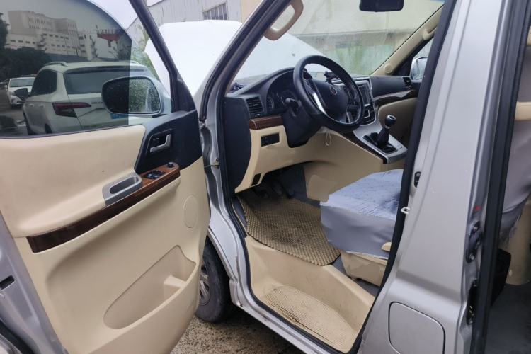 Used Jinbei Grace 2014 2.4L Luxury Model Long Wheelbase 9-Seater 4RB2 Driver Seat