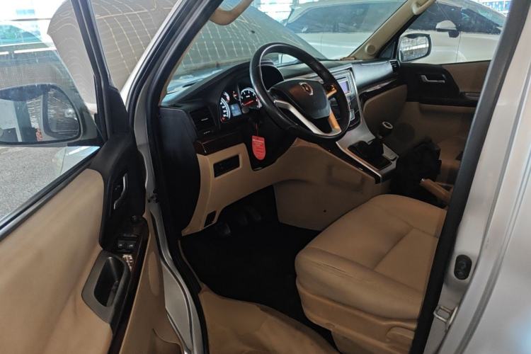 Used Jinbei Grace 2014 2.4L Standard Version Long Wheelbase 9-Seater 4RB2 Driver Seat