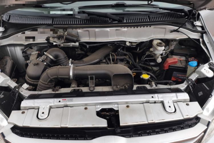 Used Jinbei Grace 2014 2.0L Luxury Short-Wheelbase 7-Seater 1TR Engine Bay