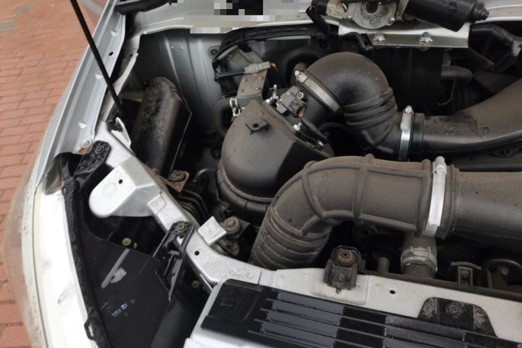 Used Jinbei Grace 2014 2.0L Luxury Short-Wheelbase 7-Seater 1TR Engine Bay Right