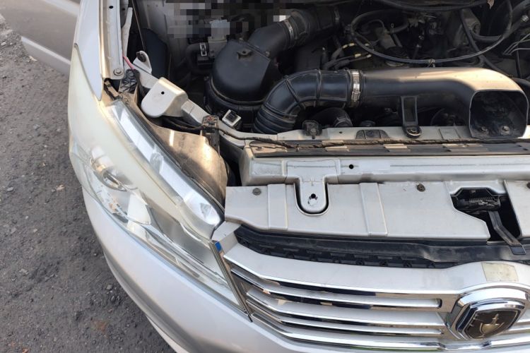 Used Jinbei Grace 2014 2.4L Standard Short-Wheelbase 7-Seater 4RB2 Engine Bay Right