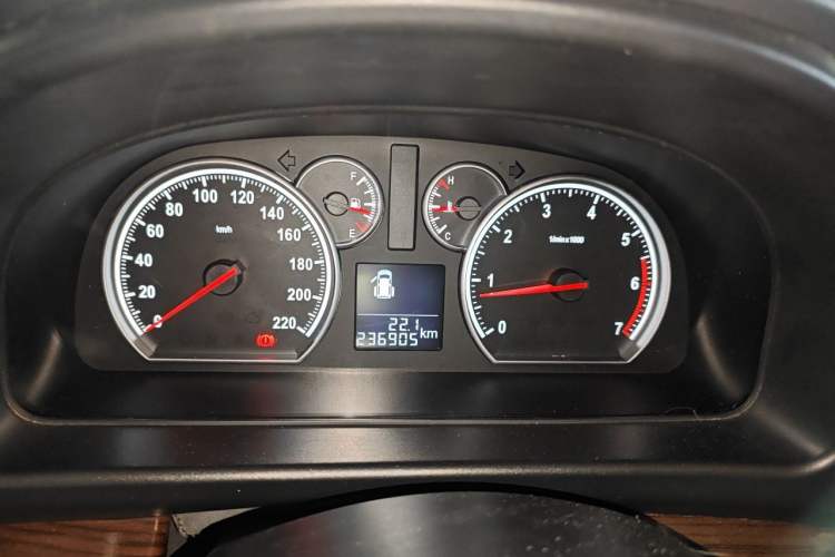 Used Jinbei Grace 2014 2.4L Standard Version Long Wheelbase 9-Seater 4RB2 Instrument Cluster