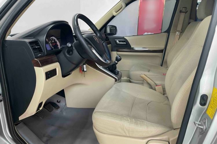 Used Jinbei Grace 2014 2.0L Luxury Short-Wheelbase 7-Seater 1TR Interior 1